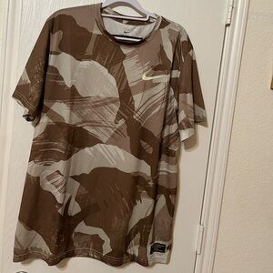 Nike Men Tee Shirt Camouflage Print Large